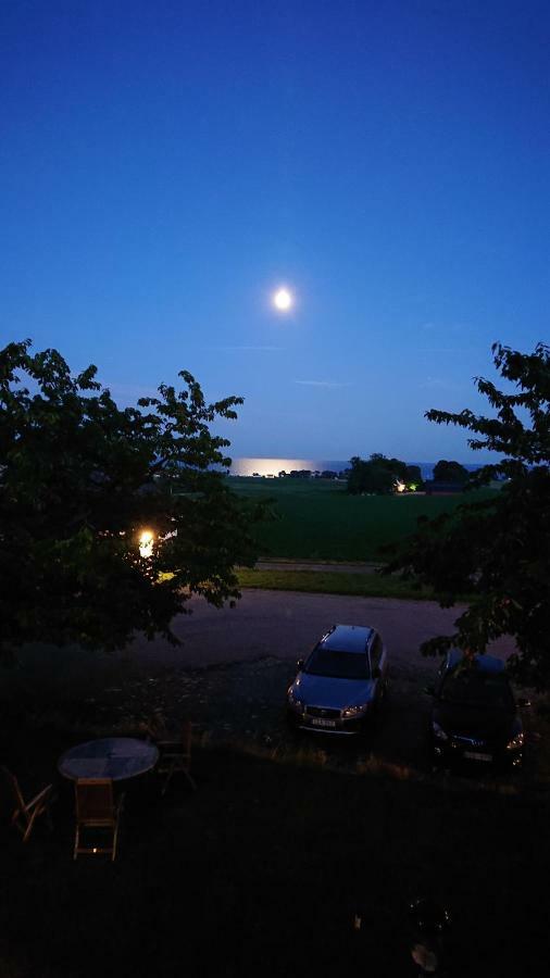 Glamping Och Gardslaegenhet Mellan Himmel Och Hav Skivarp Exterior photo